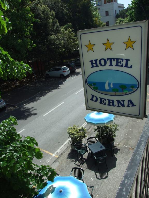 Hotel Derna Viareggio Exteriör bild