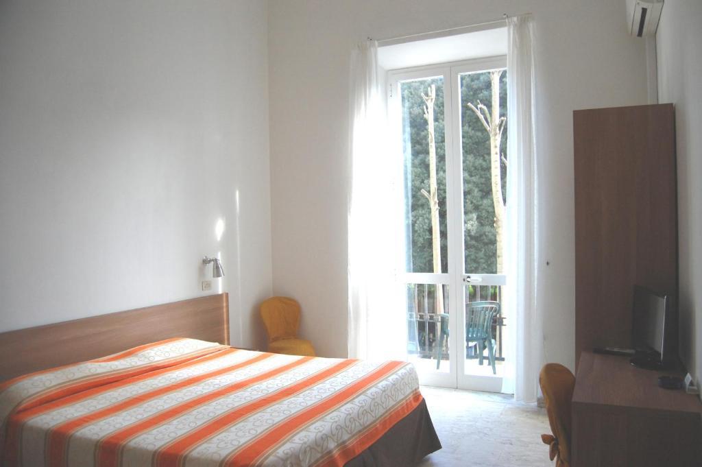 Hotel Derna Viareggio Rum bild